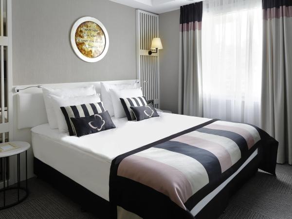 Mia Berre Hotels : photo 2 de la chambre chambre familiale (3 adultes + 1 enfant)