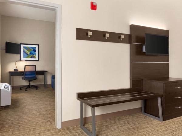 Holiday Inn Express Hotel & Suites San Antonio NW-Medical Area, an IHG Hotel : photo 2 de la chambre suite deluxe