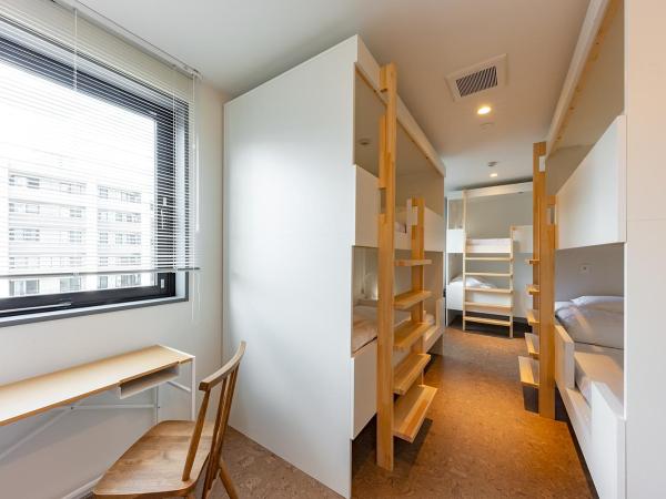 plat hostel keikyu sapporo ichiba : photo 1 de la chambre chambre familiale avec salle de bains commune