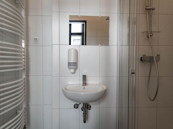 Equity Point Budapest : photo 7 de la chambre lit dans dortoir de 8 lits 