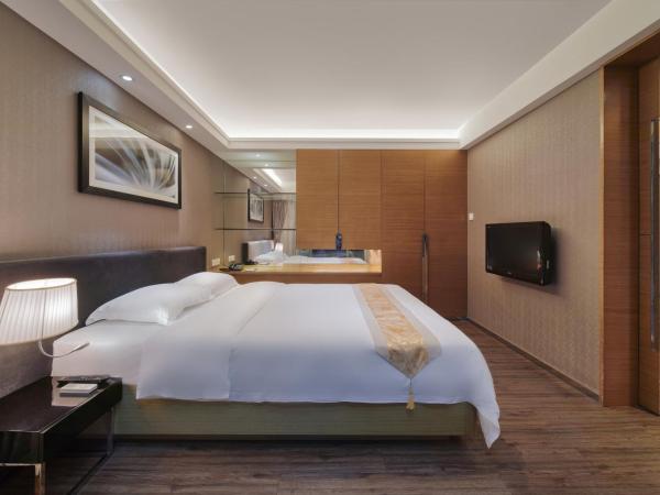 Fietser International Residence : photo 2 de la chambre modern and elegant one-bedroom apartment