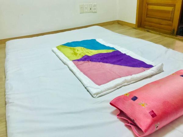 Yeon Dang Guesthouse : photo 3 de la chambre chambre double avec salle de bains privative