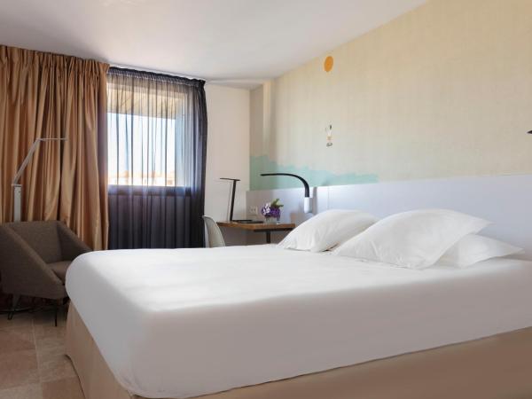 Hotel Alcyon : photo 6 de la chambre chambre supérieure - vue partielle sur mer (1er Étage)