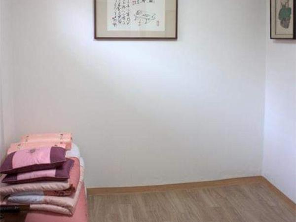 Yeon Dang Guesthouse : photo 1 de la chambre chambre double avec salle de bains privative