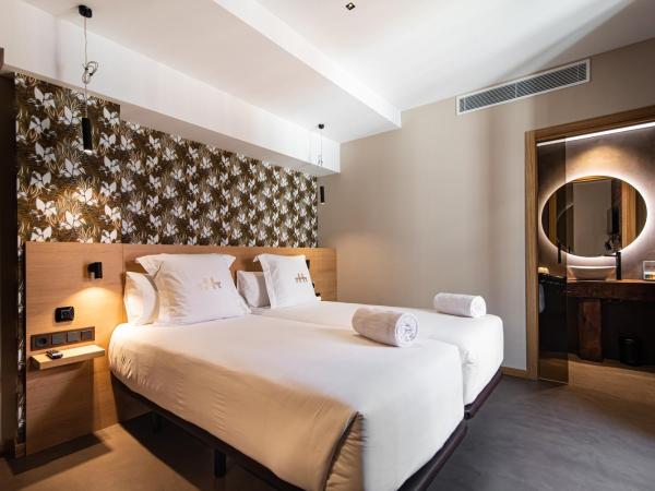 Hotel Atari : photo 1 de la chambre chambre double ou lits jumeaux avec balcon