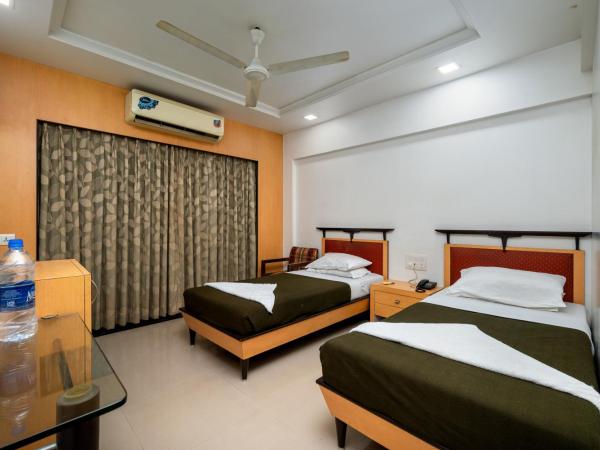 Hotel Balwas International : photo 1 de la chambre chambre lit king-size supérieure