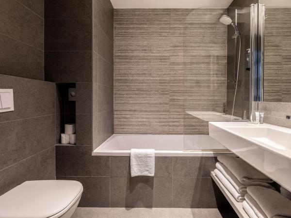 Chalet Hôtel Le Prieuré & Spa : photo 3 de la chambre chambre classique - vue sur village