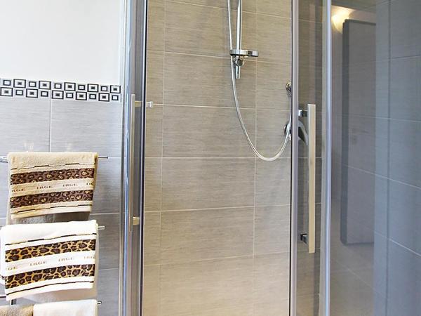 B&B DormiRe Bologna : photo 8 de la chambre chambre quadruple supérieure