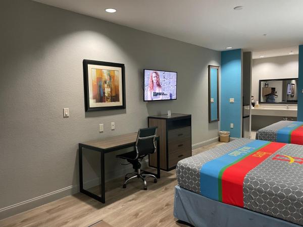 Haven Inn & Suites Downtown Houston. : photo 2 de la chambre chambre avec 2 lits queen-size - accessible aux personnes à mobilité réduite