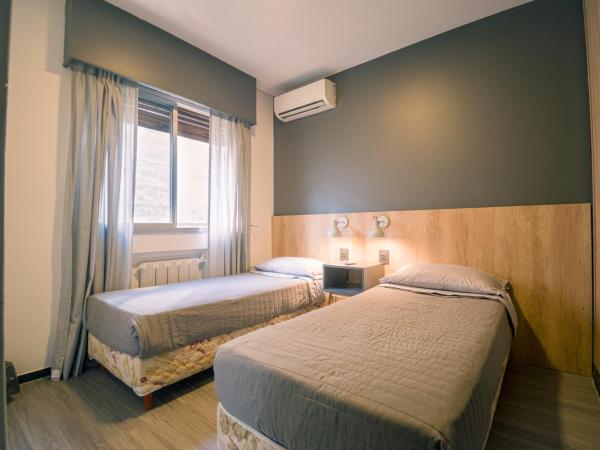 Chill Inn Hostel : photo 2 de la chambre chambre lits jumeaux standard avec salle de bains commune