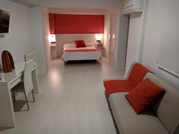 Emperatriz I : photo 7 de la chambre chambre lits jumeaux standard avec canapé