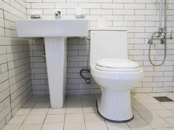 That House Hongdae : photo 5 de la chambre chambre lits jumeaux avec salle de bains commune