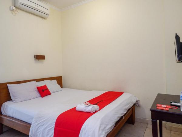 RedDoorz At Hotel Sartika Yogyakarta : photo 2 de la chambre chambre double