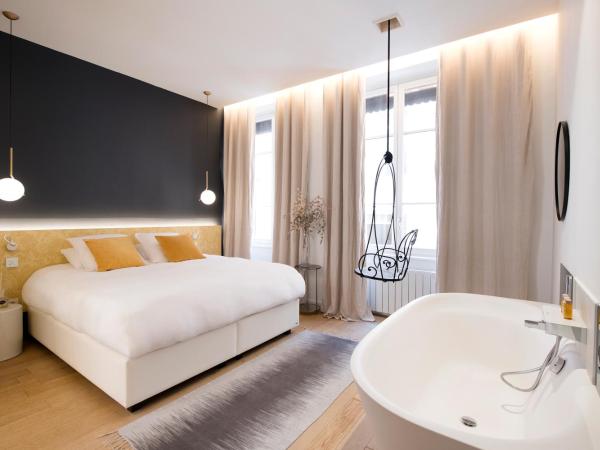 MiHotel Charité : photo 1 de la chambre suite junior « entre soi »
