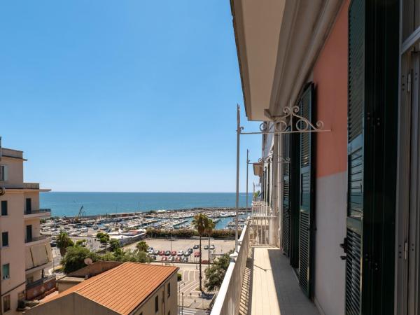 Mareluna Penthouse - Luxury Suites : photo 8 de la chambre suite - vue sur mer