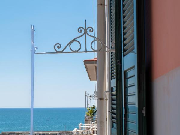 Mareluna Penthouse - Luxury Suites : photo 9 de la chambre suite - vue sur mer