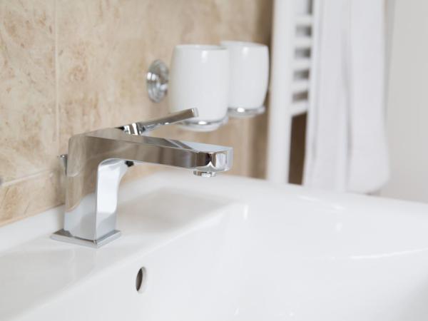 Alpha & Omega Hotel : photo 10 de la chambre chambre double