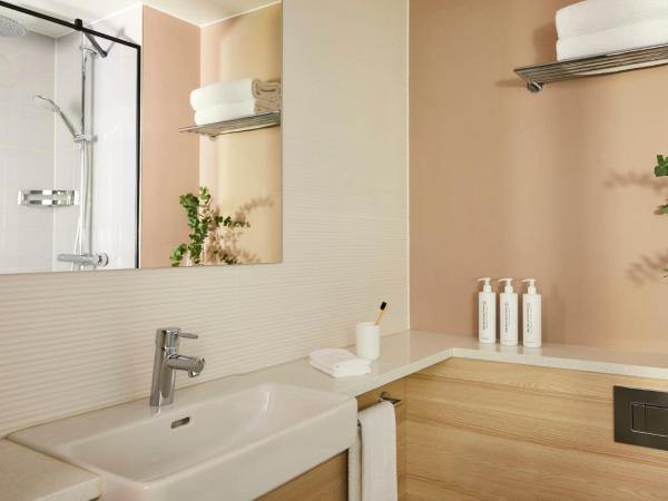 Crowne Plaza Hamburg-City Alster, an IHG Hotel : photo 8 de la chambre suite junior lit king-size