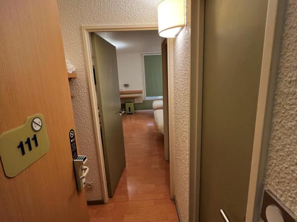 Ibis Budget Marseille Est Porte d'Aubagne : photo 4 de la chambre chambre standard