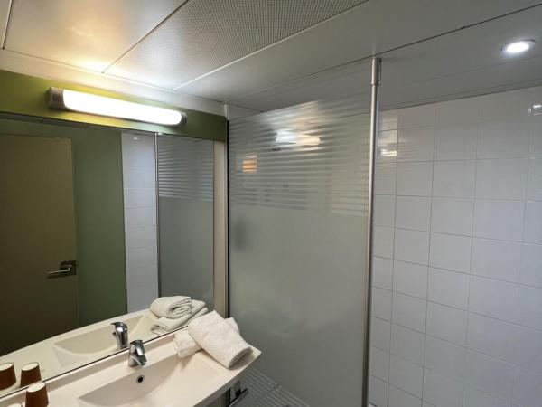 Ibis Budget Marseille Est Porte d'Aubagne : photo 5 de la chambre chambre standard