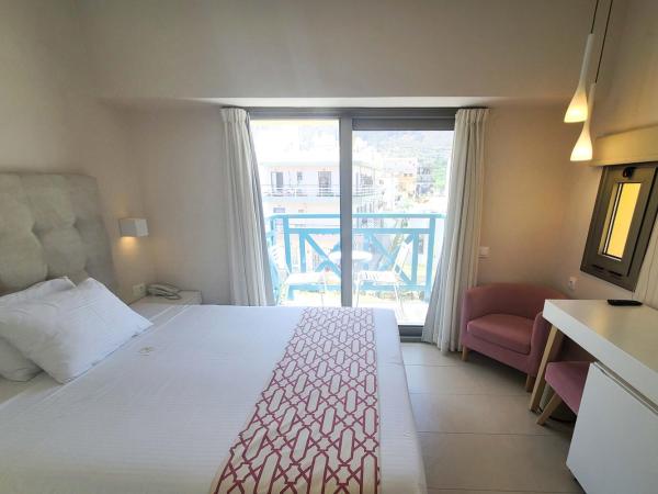 Petra Beach Hotel : photo 1 de la chambre chambre simple standard - vue sur la rue

