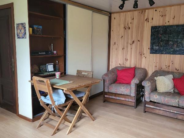 RiverHouse - Near River - Near Ocean - Near Porto : photo 8 de la chambre suite - vue sur jardin