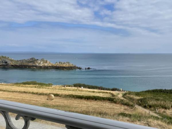 Hôtel de la Pointe du Grouin : photo 4 de la chambre chambre lit queen-size - vue sur mer