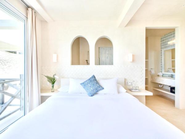 Casa Coco by Coco B Isla : photo 1 de la chambre suite lit king-size - vue partielle sur océan