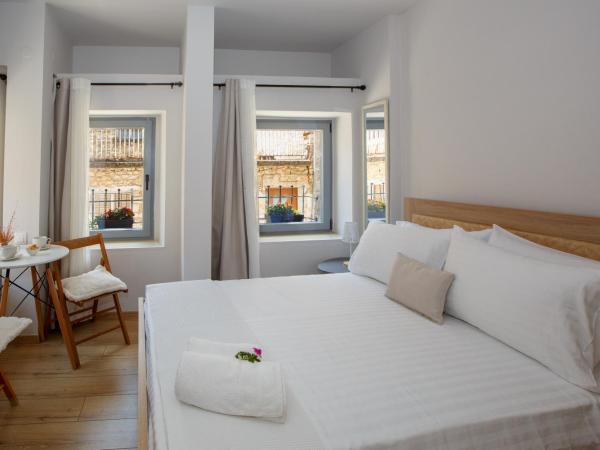 ΟNIRO Comfort Living : photo 4 de la chambre chambre double avec salle de bains privative