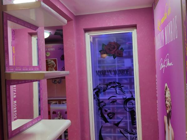 Elvis - Marilyn - Vasco Rossi - Airport Catania Center : photo 5 de la chambre chambre double