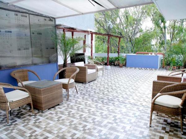 Maplewood Guest House, Neeti Bagh, New Delhiit is a Boutiqu Guest House - room 6 : photo 8 de la chambre  chambre triple