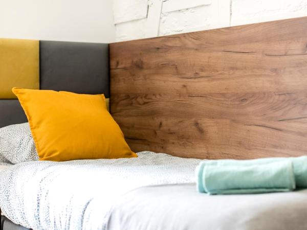 Cooltour : photo 3 de la chambre chambre familiale avec salle de bains commune