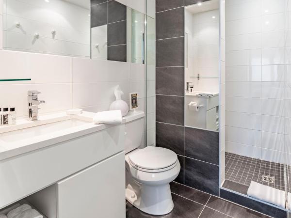 Hotel Zero 1 Montreal : photo 5 de la chambre chambre lit queen-size