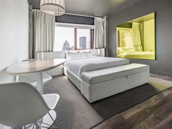 Hotel Zero 1 Montreal : photo 1 de la chambre chambre lit queen-size