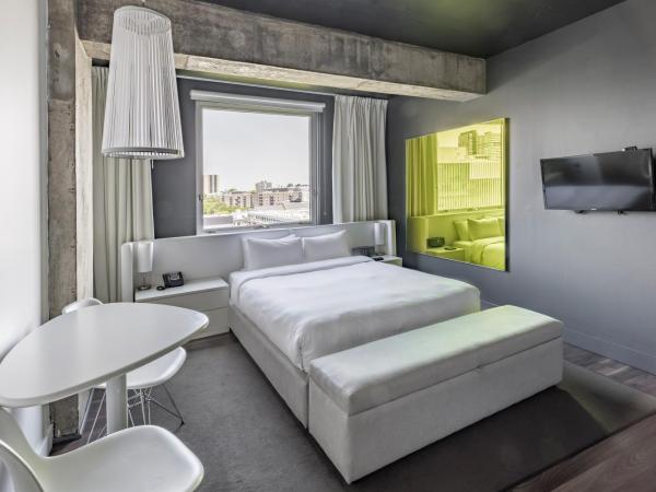 Hotel Zero 1 Montreal : photo 5 de la chambre chambre supérieure lit queen-size