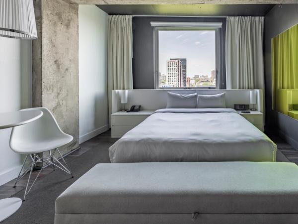 Hotel Zero 1 Montreal : photo 4 de la chambre chambre supérieure lit queen-size