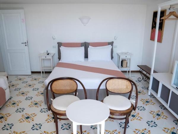 Le Stanze di Sissi - Luxury Suites : photo 5 de la chambre chambre double deluxe - vue sur mer