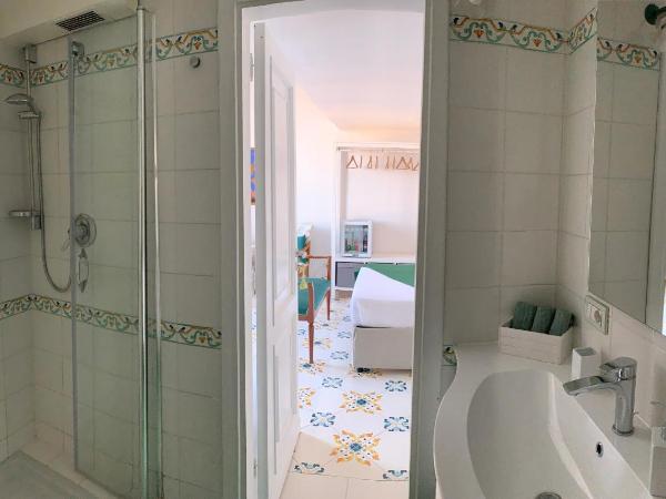 Le Stanze di Sissi - Luxury Suites : photo 10 de la chambre chambre double deluxe - vue sur mer