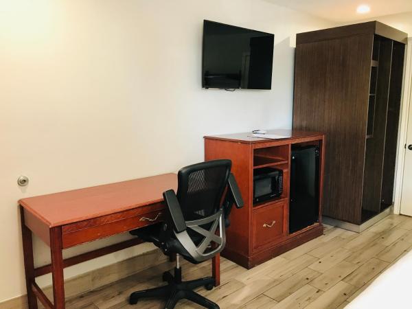 Summit Inn - Houston Medical Center - NRG Park : photo 9 de la chambre chambre lit king-size - non-fumeurs