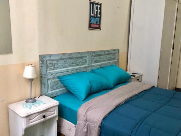 Granados Hostel : photo 3 de la chambre chambre double avec salle de bains commune