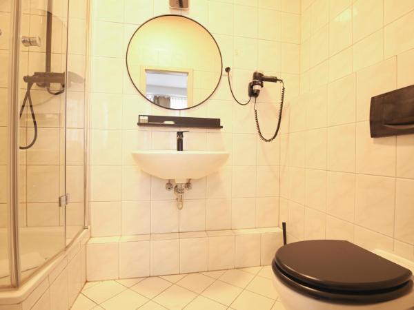 TM Hotel Düsseldorf : photo 1 de la chambre chambre double Économique