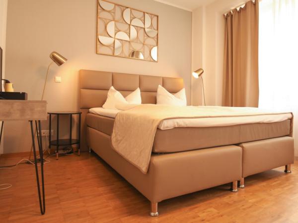 TM Hotel Düsseldorf : photo 7 de la chambre chambre double avec lit d'appoint