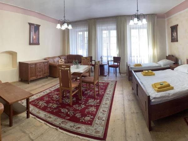 Pension Pod Radnicí : photo 2 de la chambre suite 2 chambres