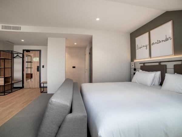 Hotel Bed4U Santander : photo 5 de la chambre chambre familiale