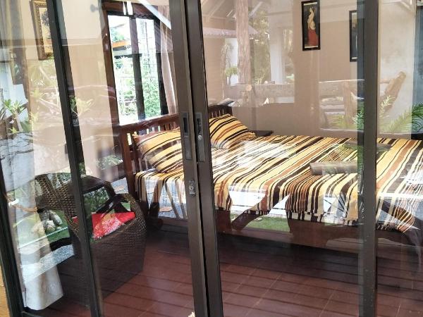 Lanta Fa Rung Beach Resort : photo 5 de la chambre bungalow avec terrasse