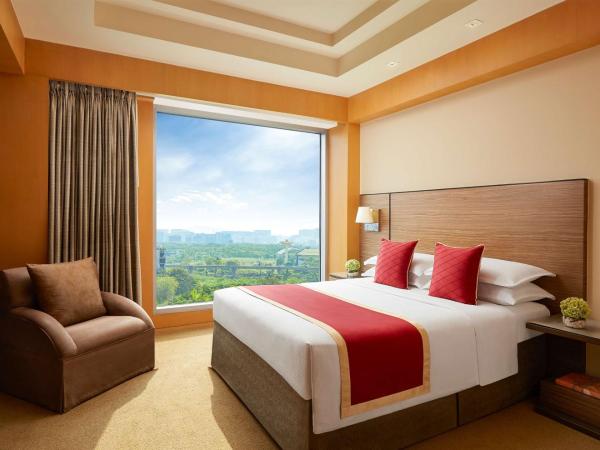 Grand Hyatt Mumbai Hotel and Residences : photo 3 de la chambre suite avec lit king-size et véranda