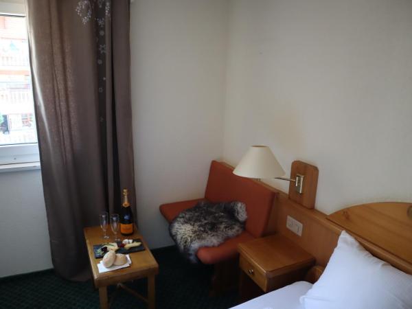 Grichting Hotel & Serviced Apartments : photo 2 de la chambre chambre double