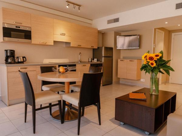 Résidence Châteauneuf : photo 1 de la chambre appartement 1 chambre standard avec terrasse