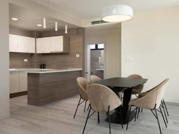 Hotel Antonio : photo 7 de la chambre suite lit king-size - vue sur mer