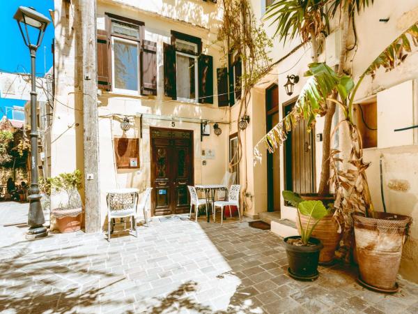 Bozzali Deluxe Hotel : photo 2 de la chambre chambre triple Économique